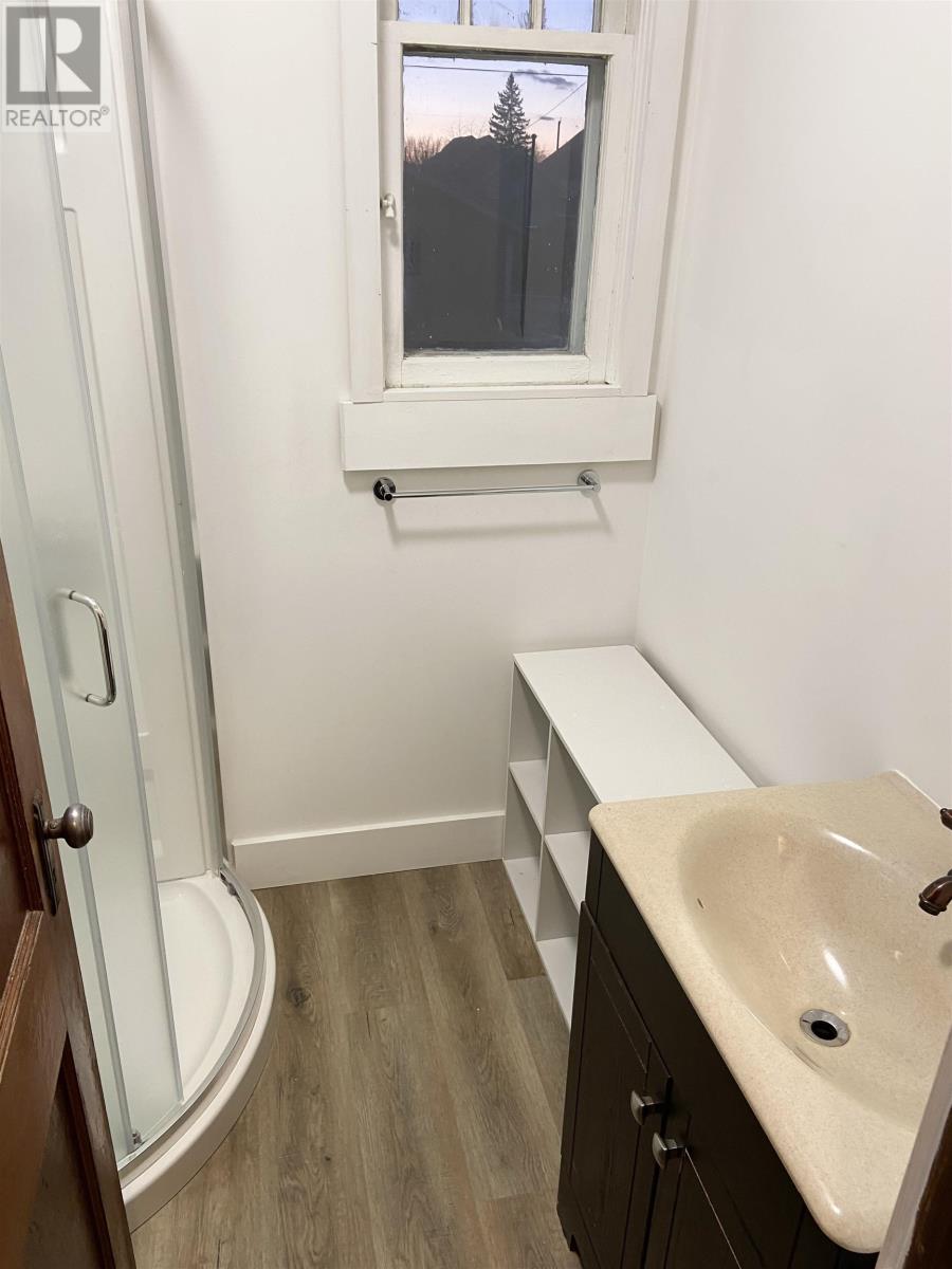 715 May ST N - 10