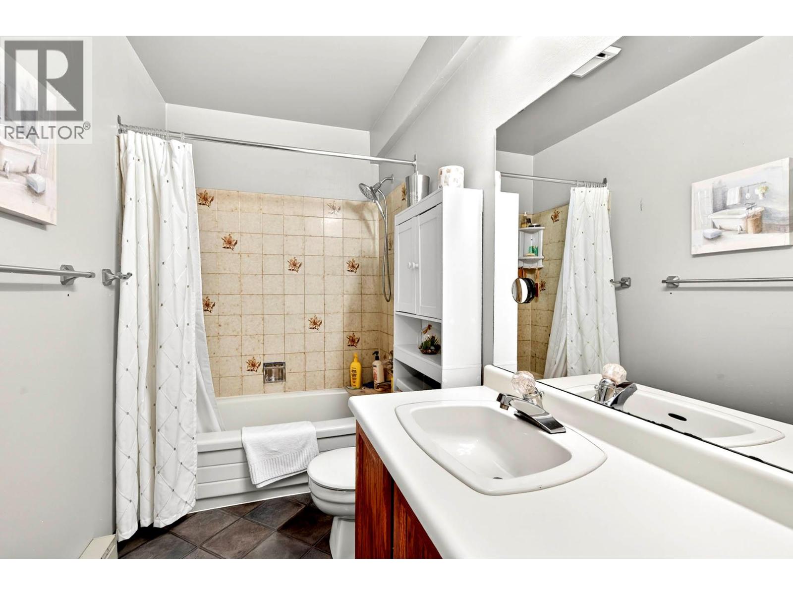 #15 145 NICOLA Street - 25