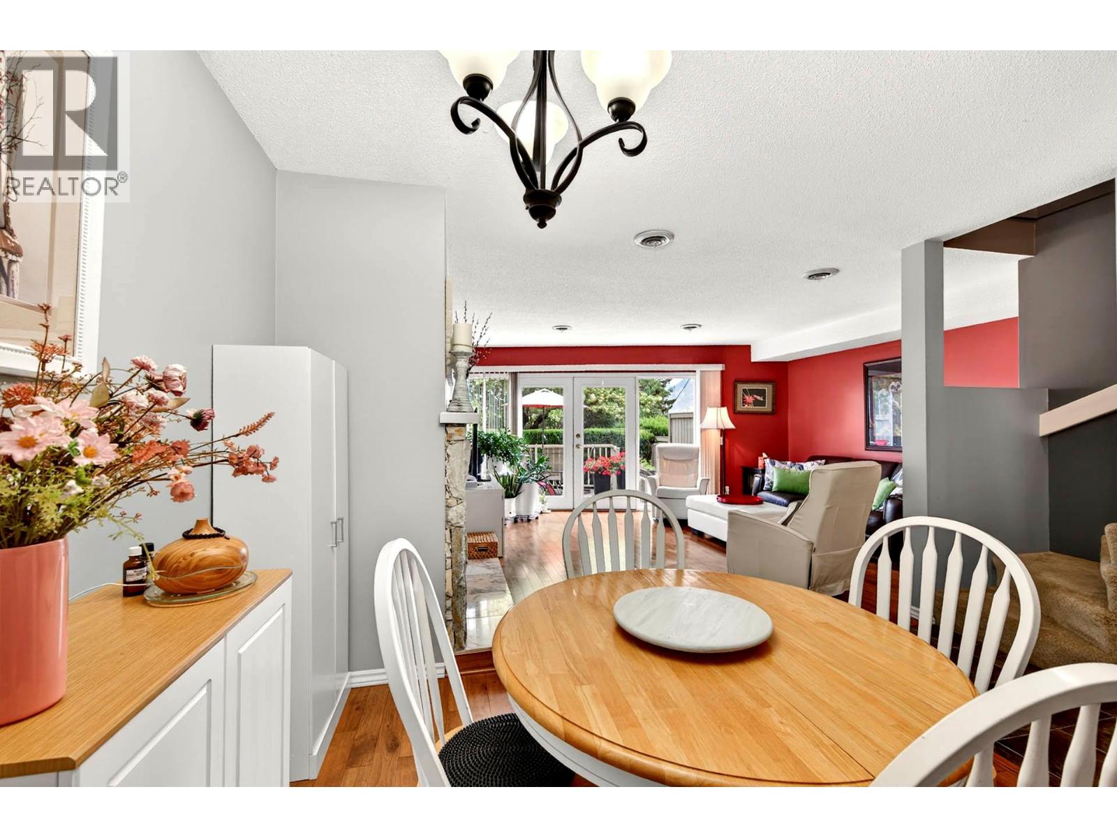 #15 145 NICOLA Street - 10