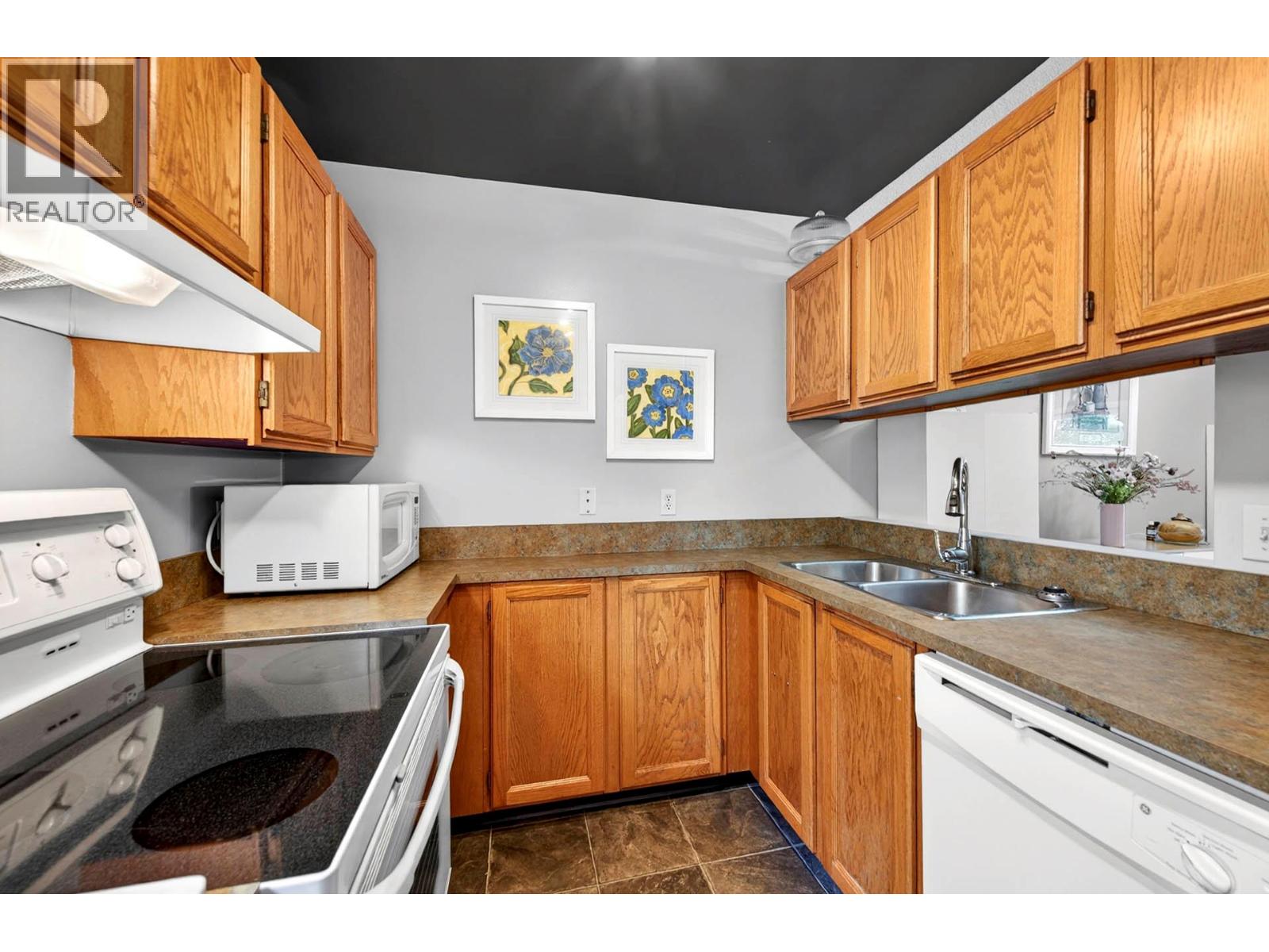 #15 145 NICOLA Street - 12