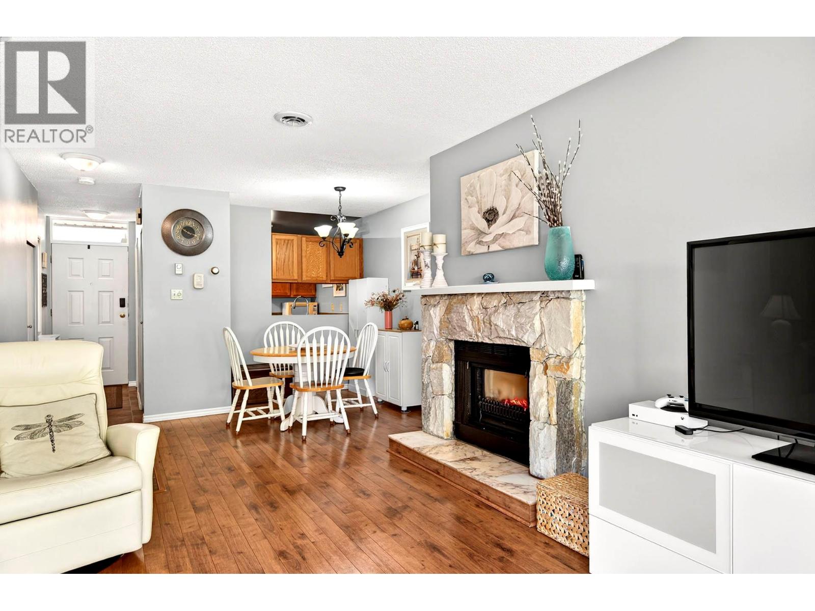 #15 145 NICOLA Street - 7