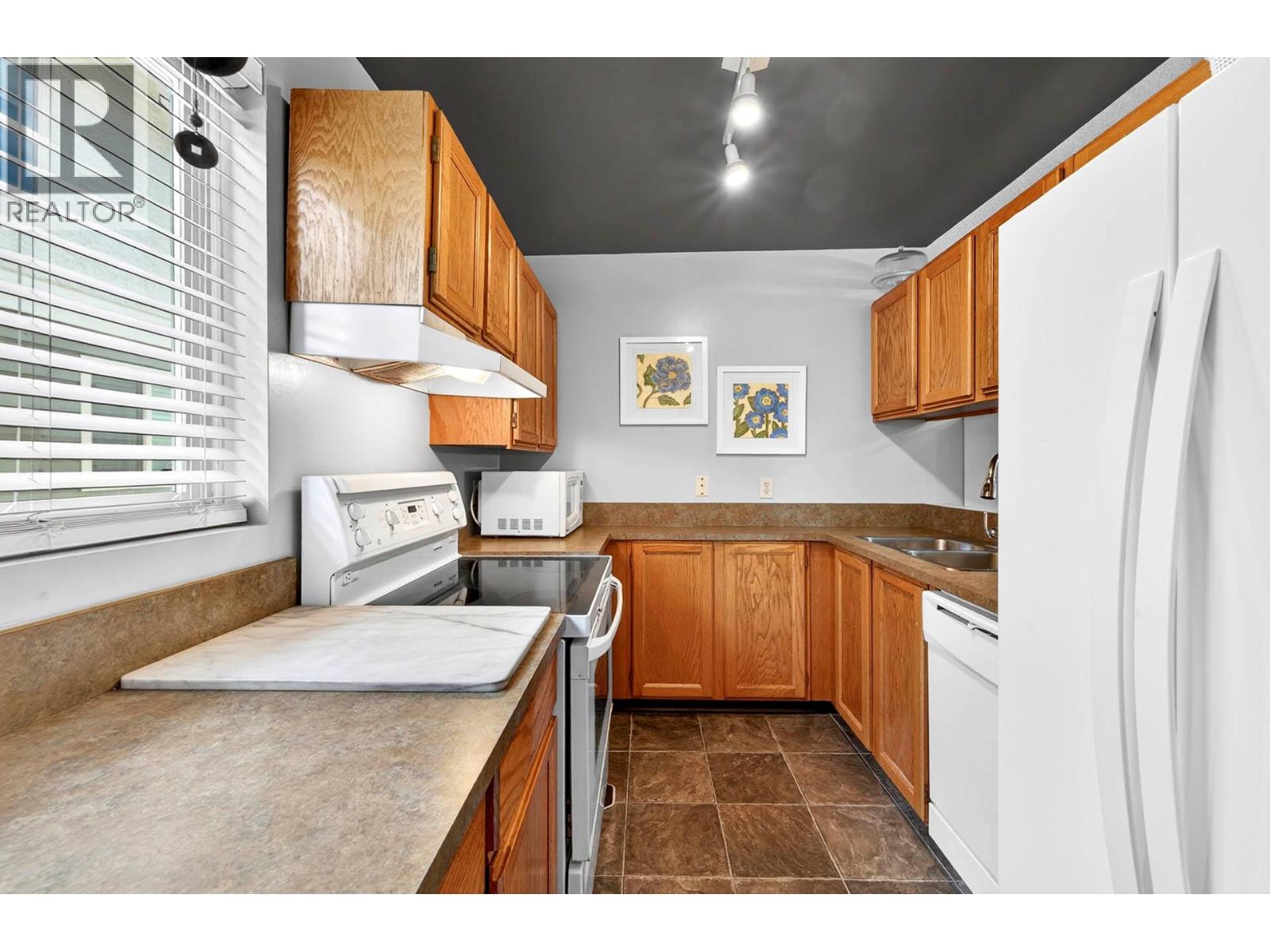 #15 145 NICOLA Street - 13