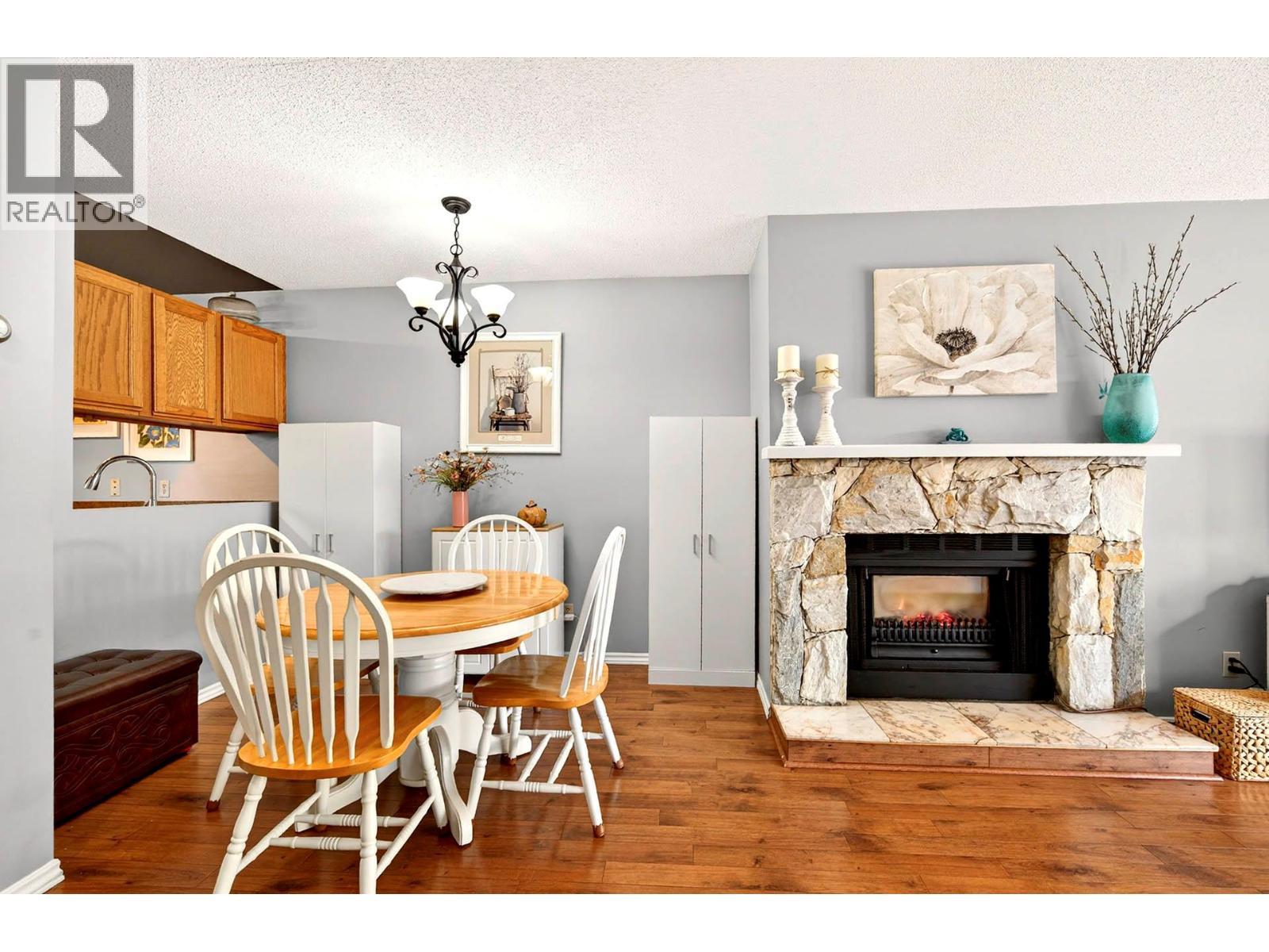 #15 145 NICOLA Street - 8