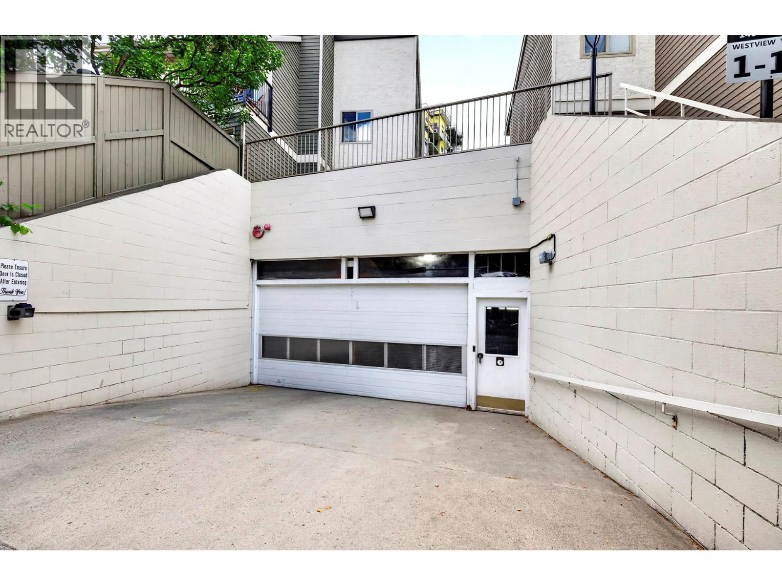 #15 145 NICOLA Street - 32
