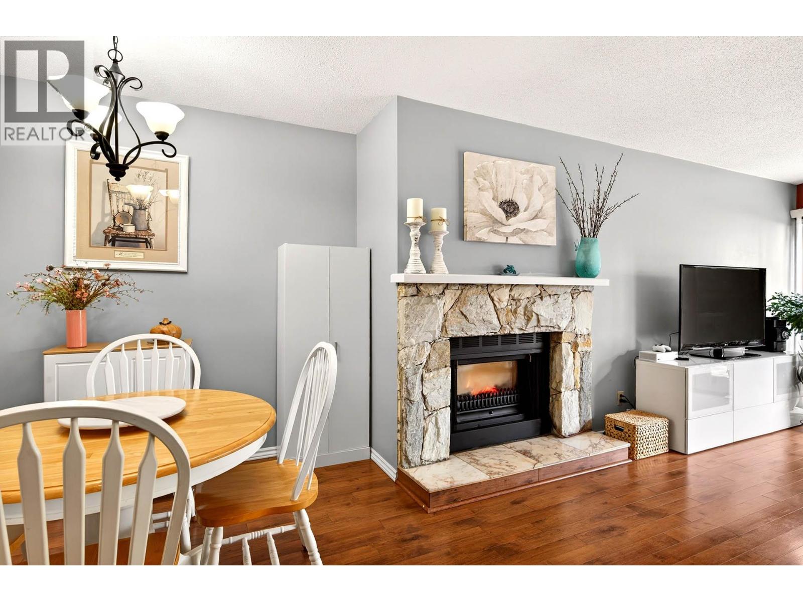 #15 145 NICOLA Street - 9