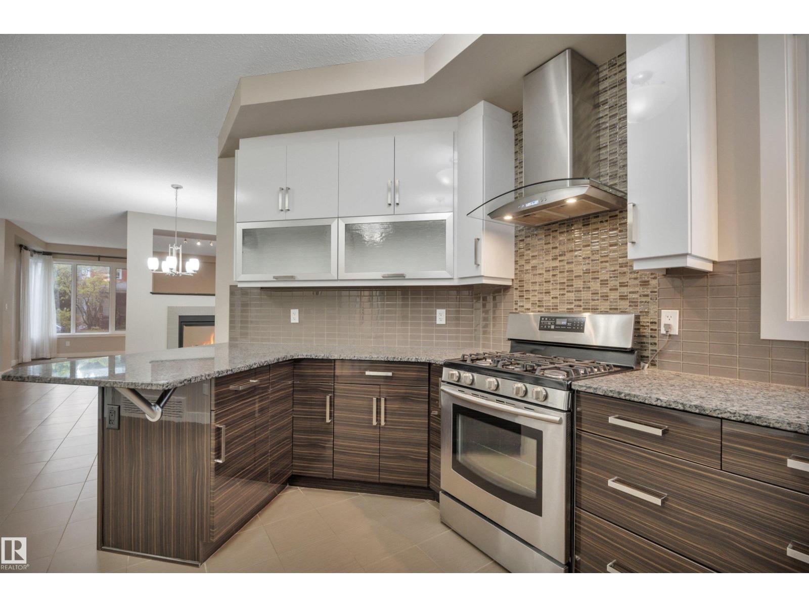 10951 81 AV NW — photo 16