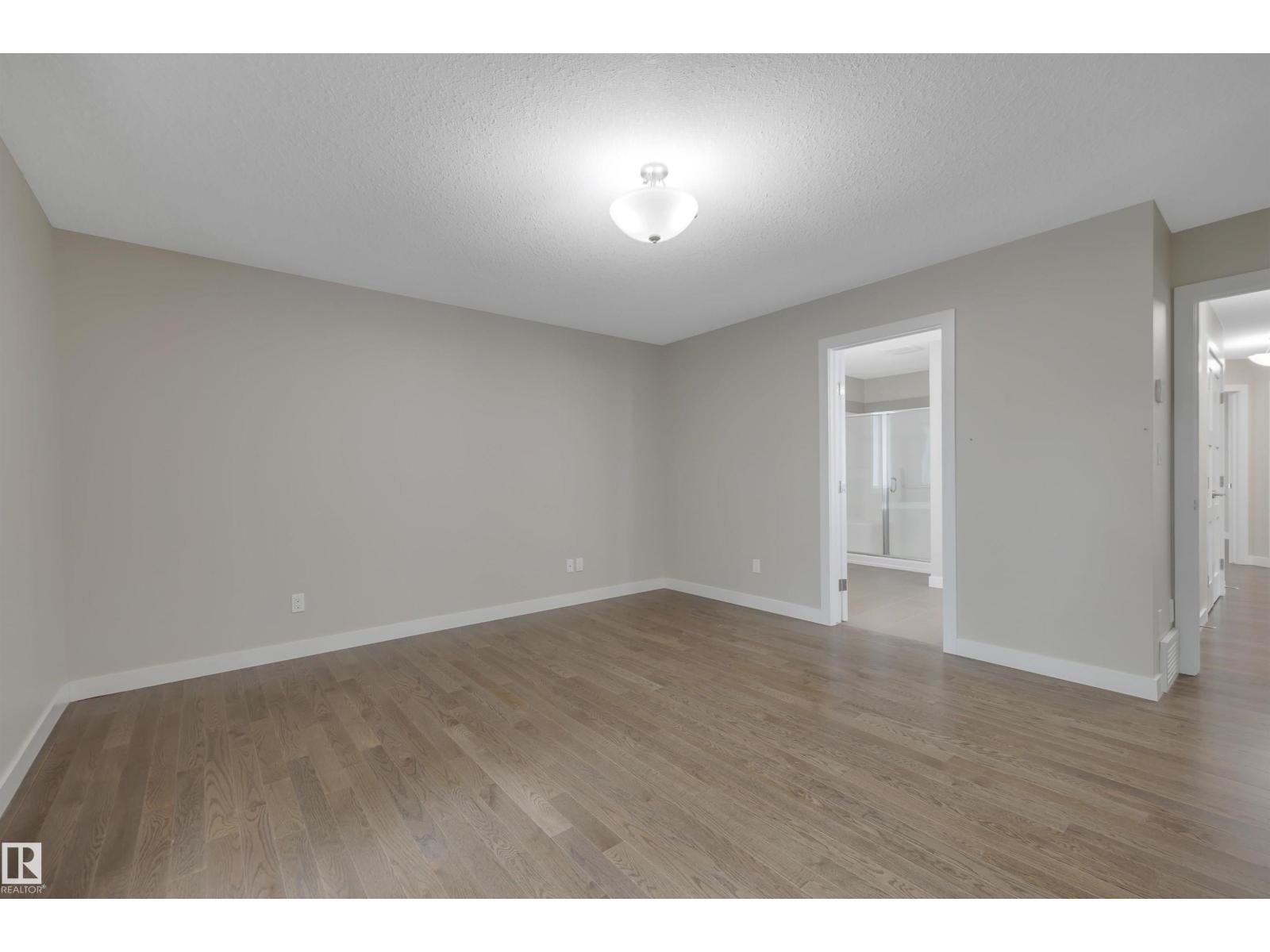 10951 81 AV NW — photo 27