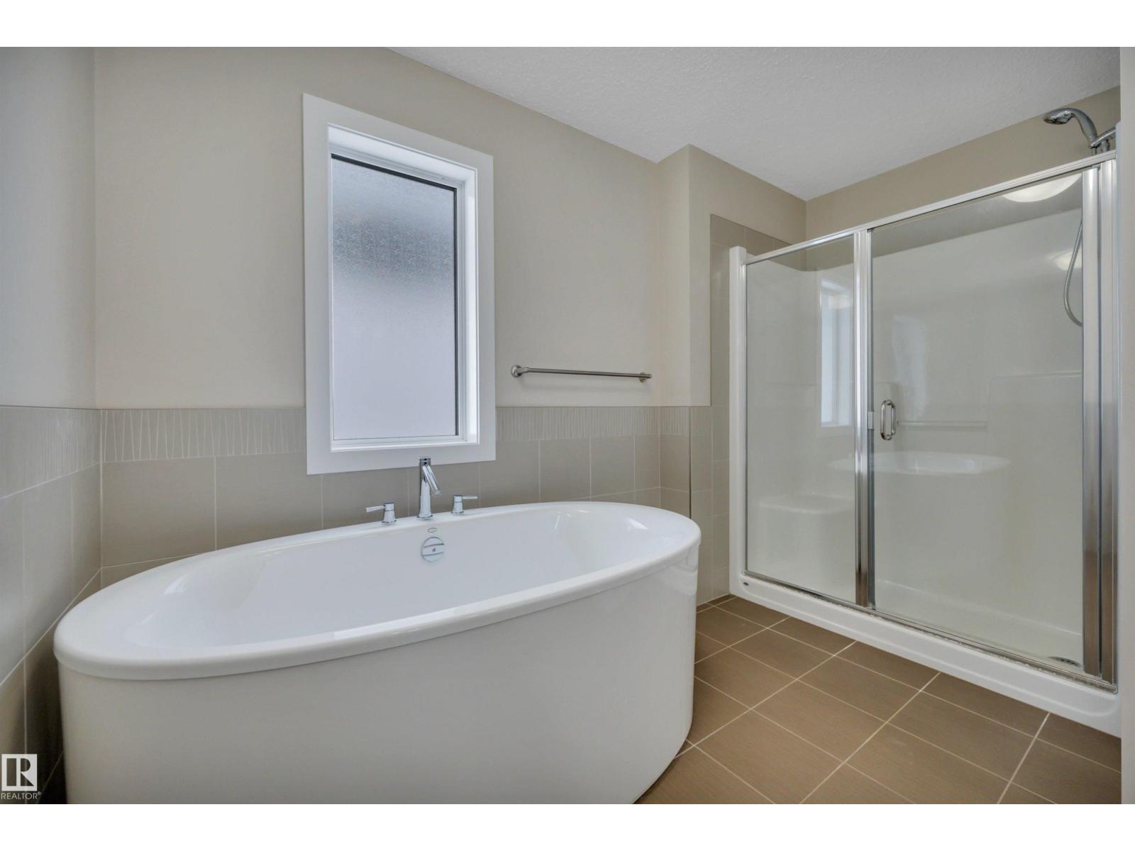 10951 81 AV NW — photo 34