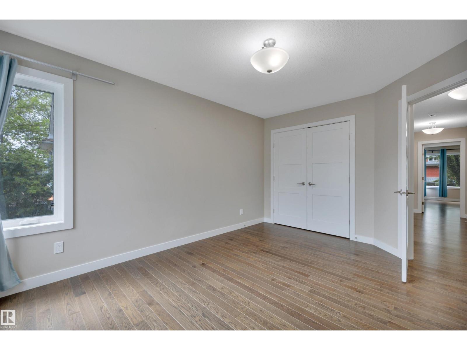 10951 81 AV NW — photo 37