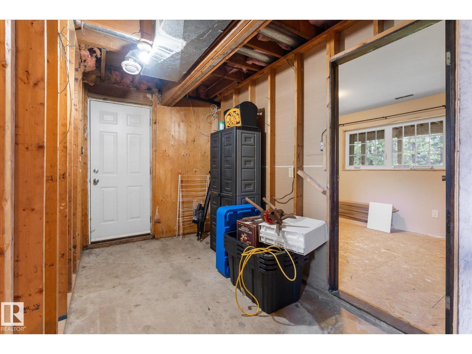 51065 HWY 770 - 33