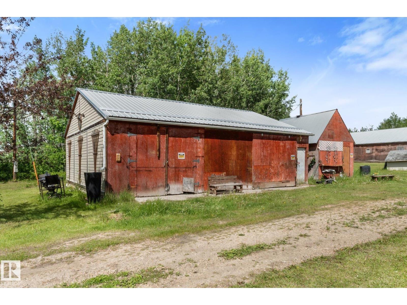 51065 HWY 770 - 42
