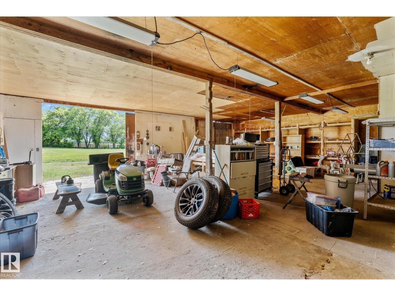 51065 HWY 770 - 44