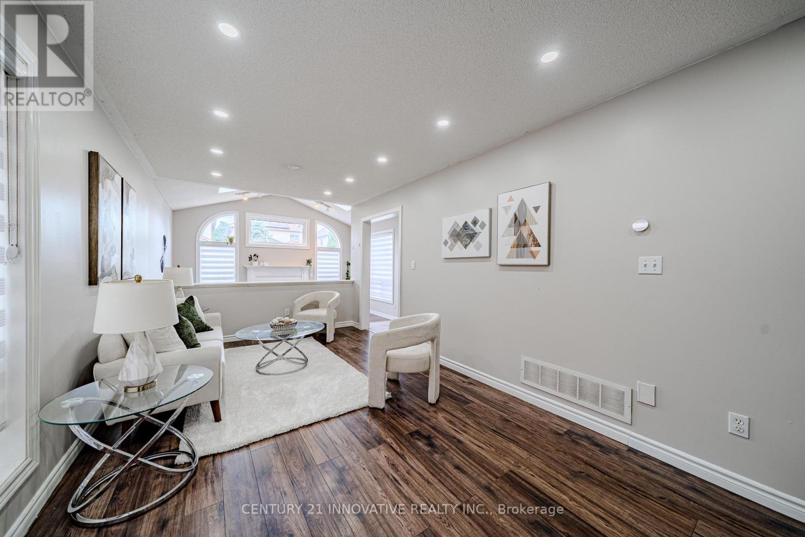 30 CASTLE GREEN DRIVE - 10