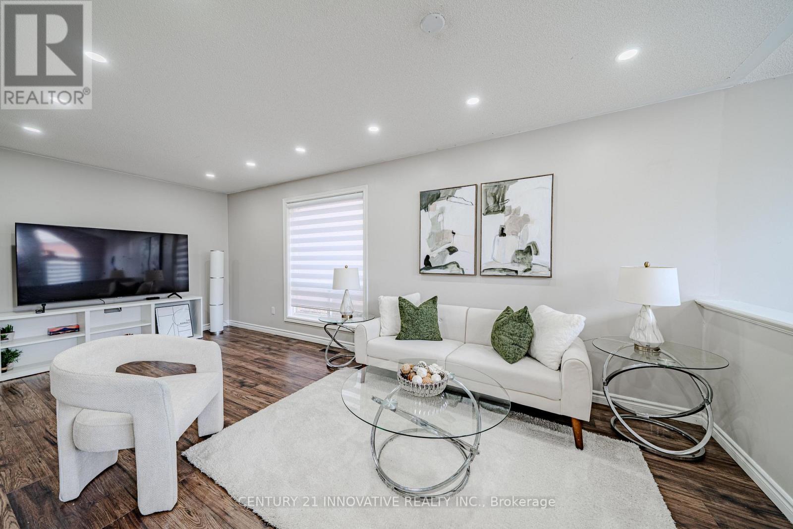 30 CASTLE GREEN DRIVE - 11