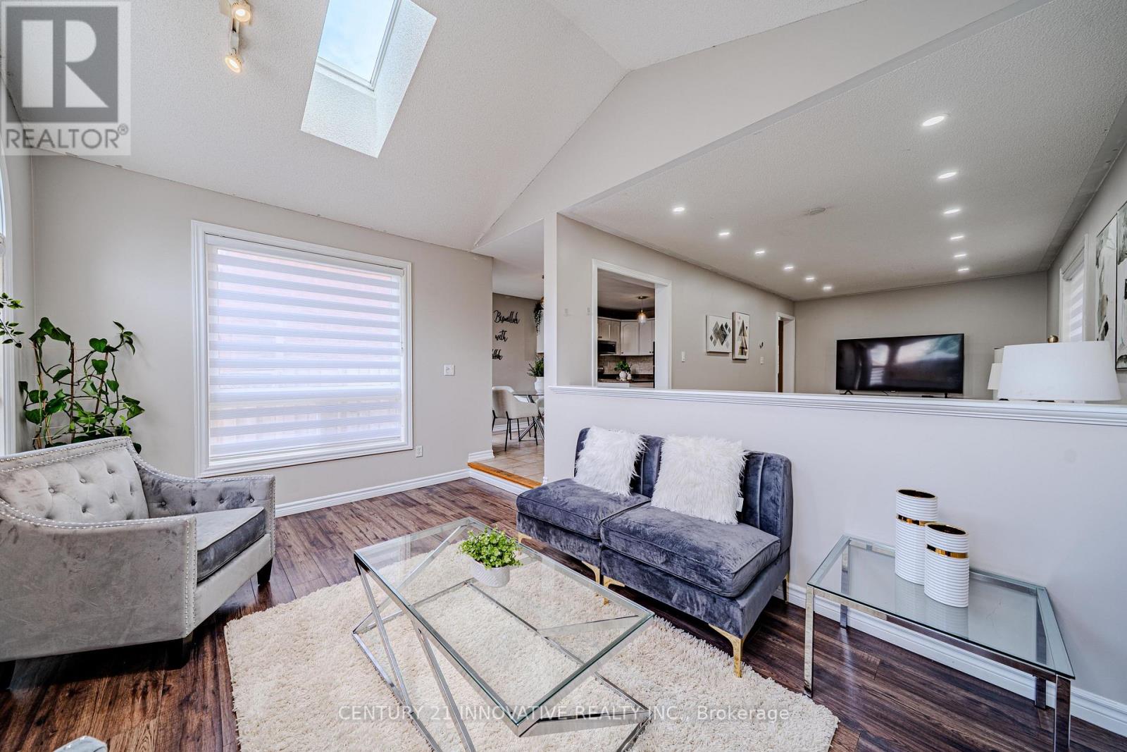 30 CASTLE GREEN DRIVE - 16