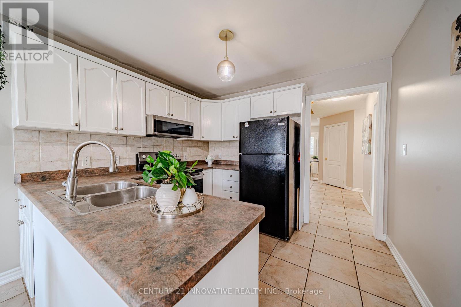 30 CASTLE GREEN DRIVE - 18