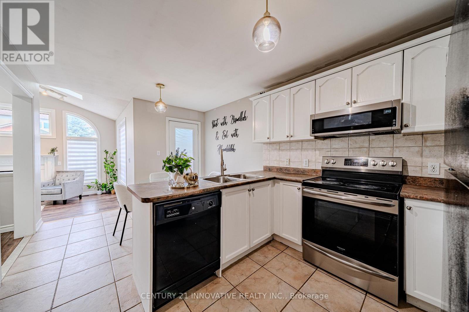 30 CASTLE GREEN DRIVE - 20