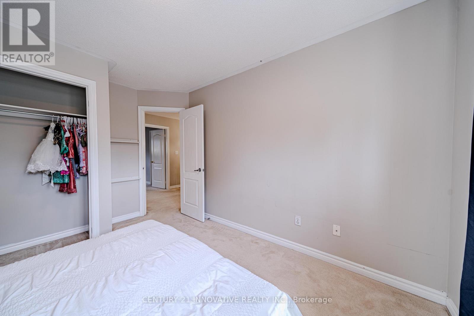 30 CASTLE GREEN DRIVE - 36