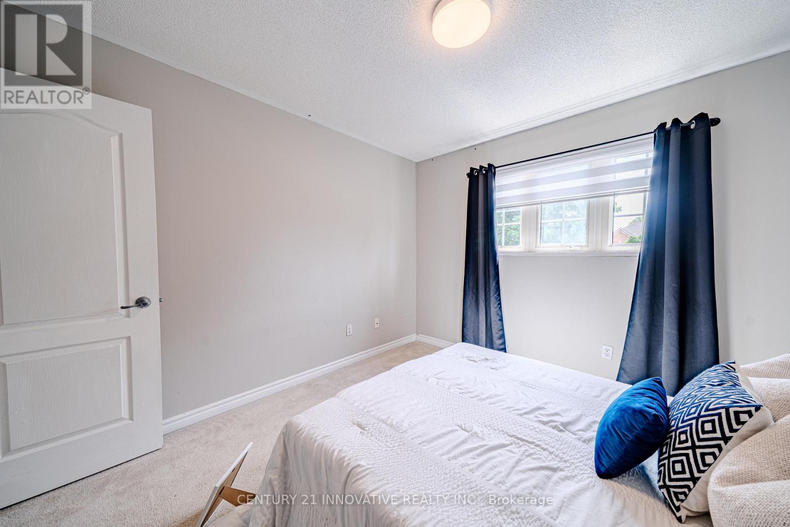 30 CASTLE GREEN DRIVE - 37