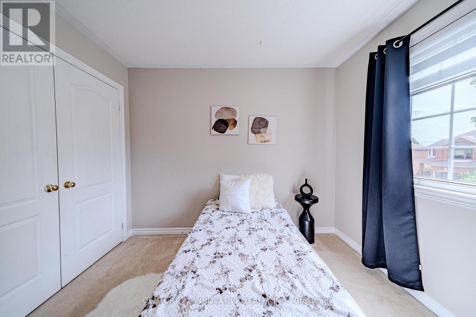 30 CASTLE GREEN DRIVE - 39