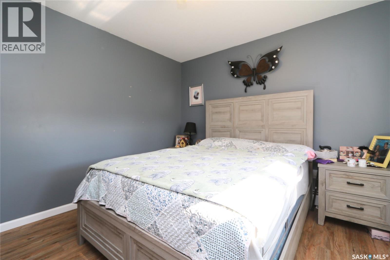 #103 30 Russell DRIVE - 10