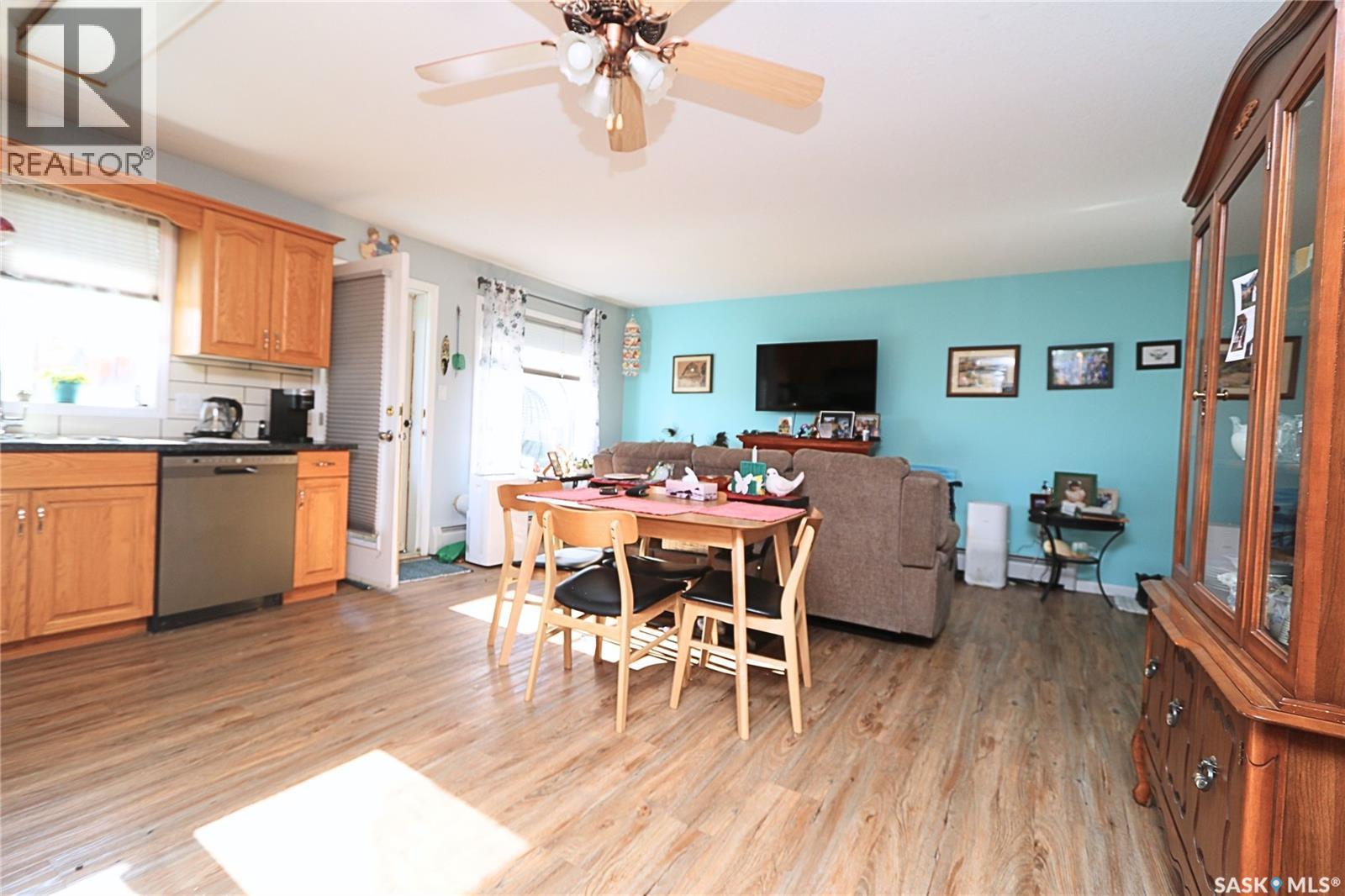 #103 30 Russell DRIVE - 17