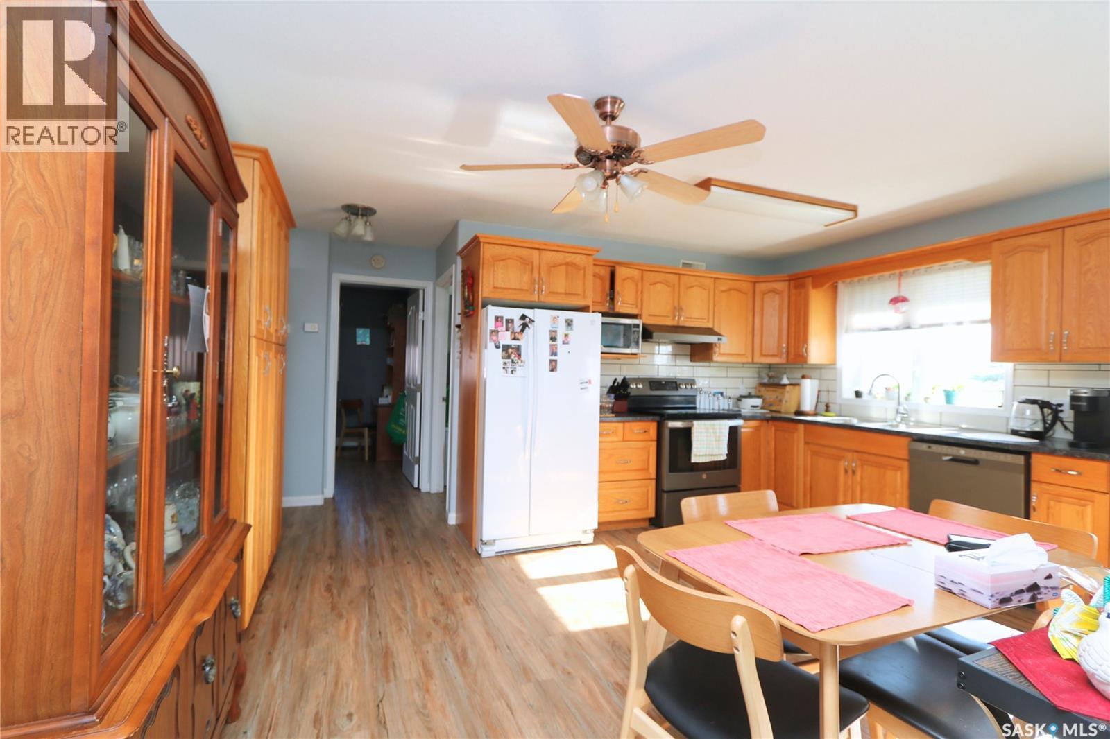 #103 30 Russell DRIVE - 18