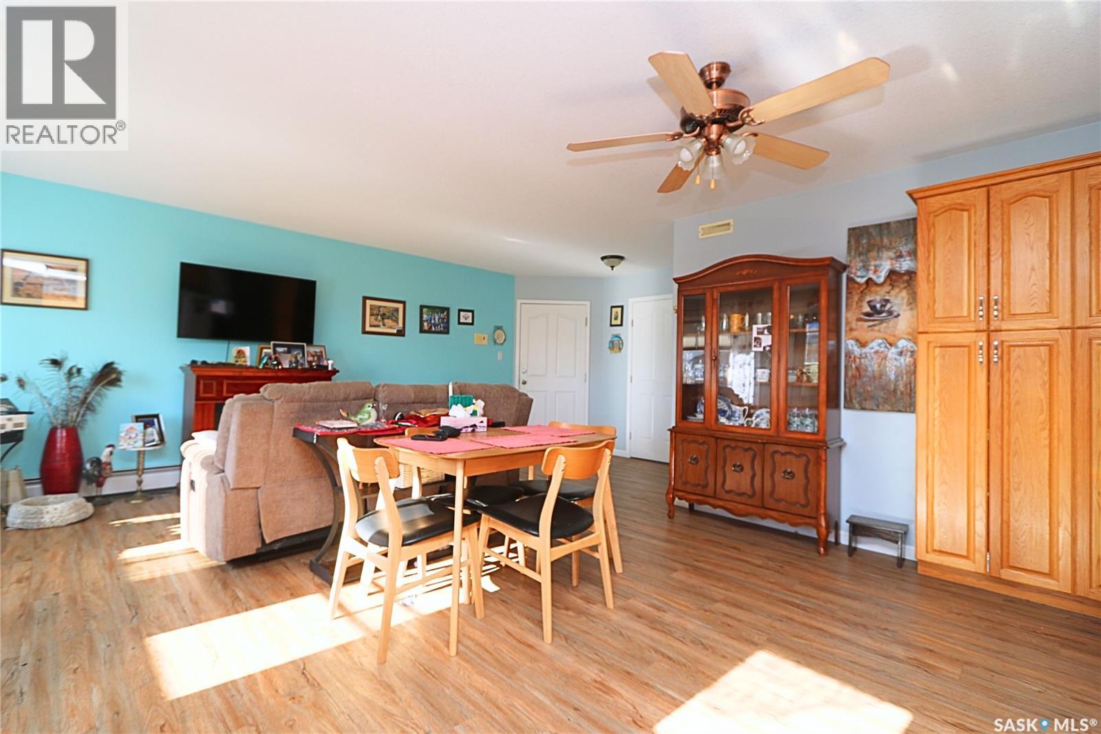 #103 30 Russell DRIVE - 20