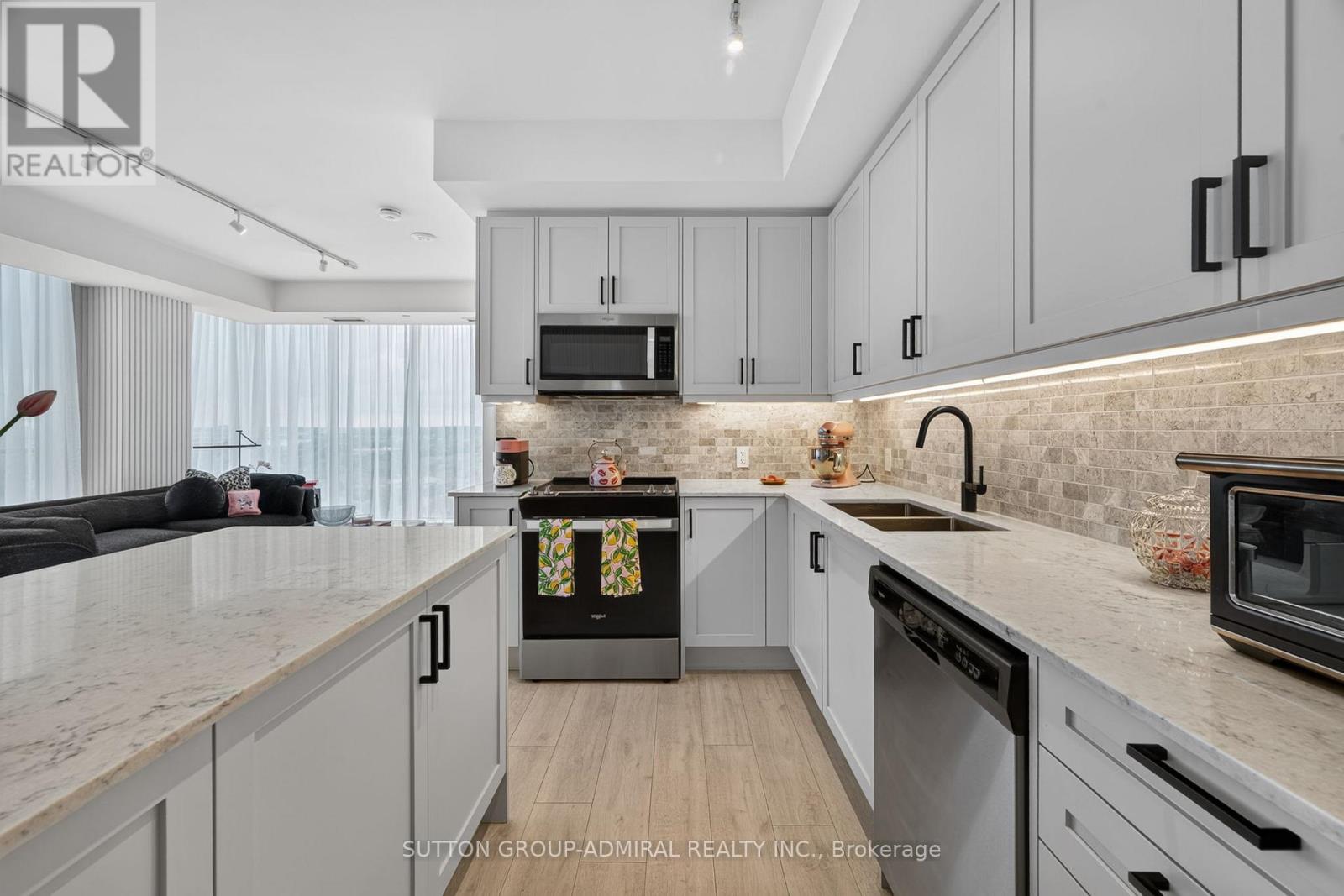 #1206W 10 GATINEAU DRIVE - 3