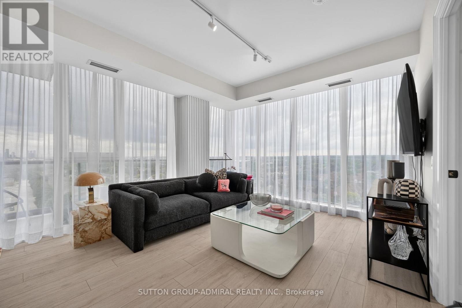 #1206W 10 GATINEAU DRIVE - 7