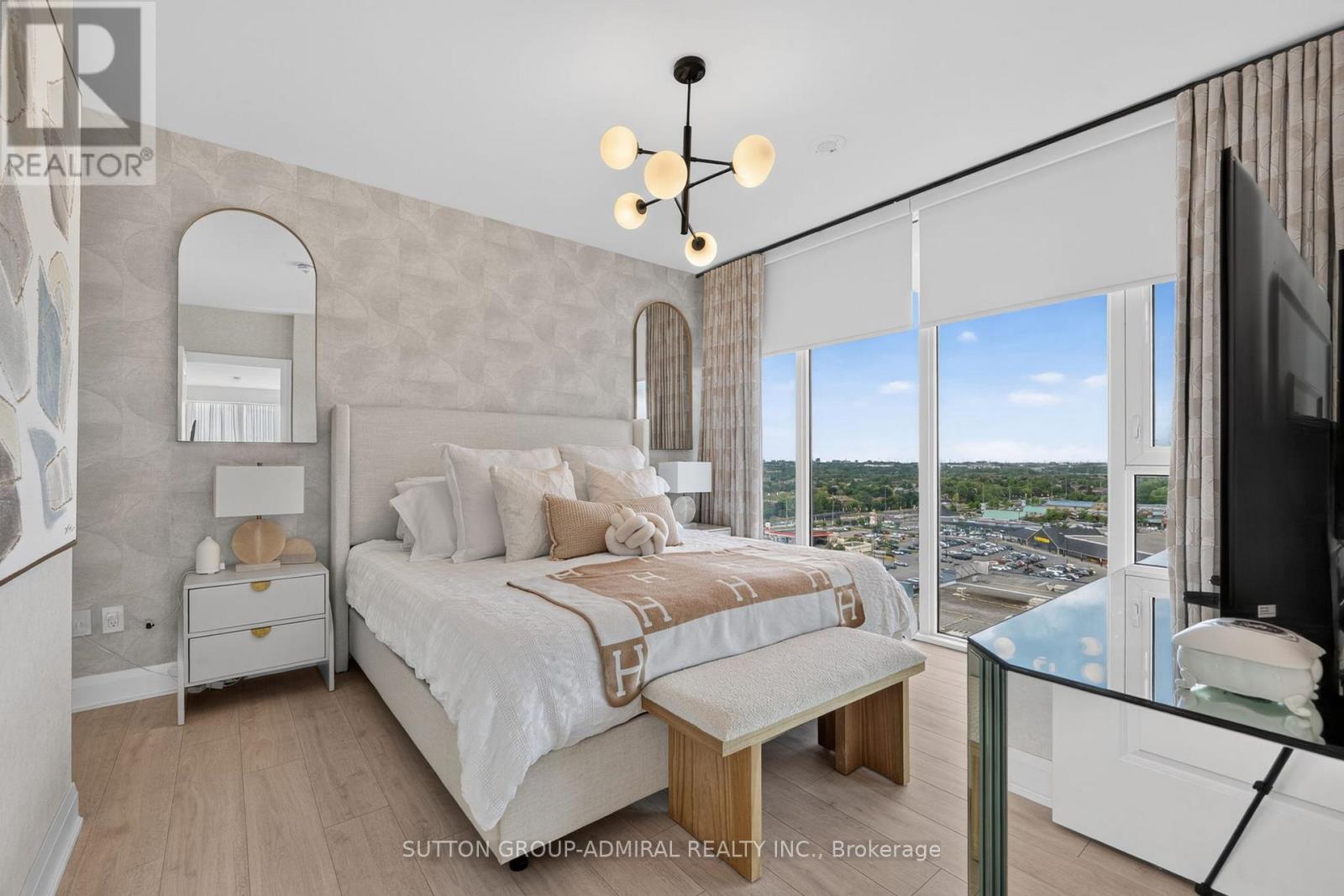 #1206W 10 GATINEAU DRIVE - 8