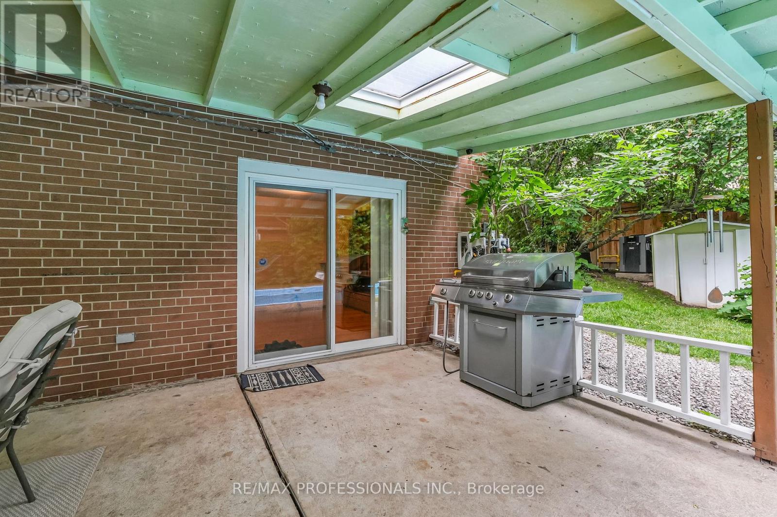 37 SUNPLAINS CRESCENT - 30