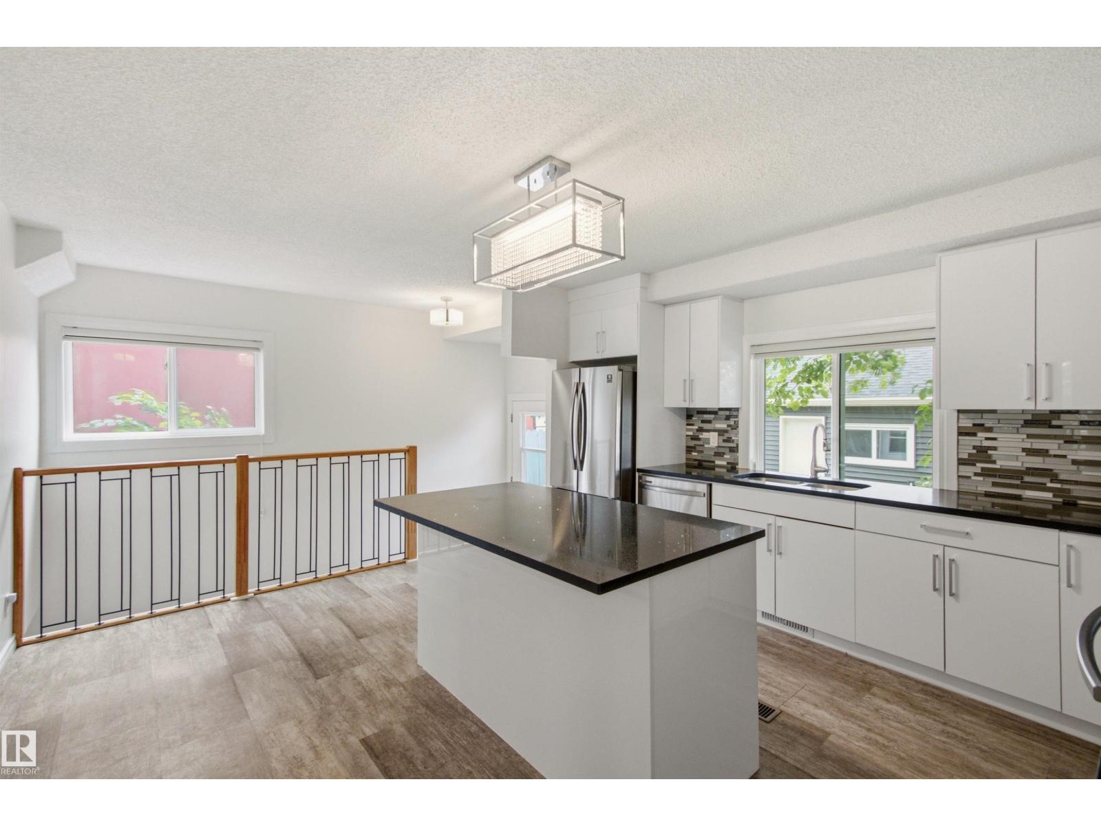 6420 105 ST NW - 10