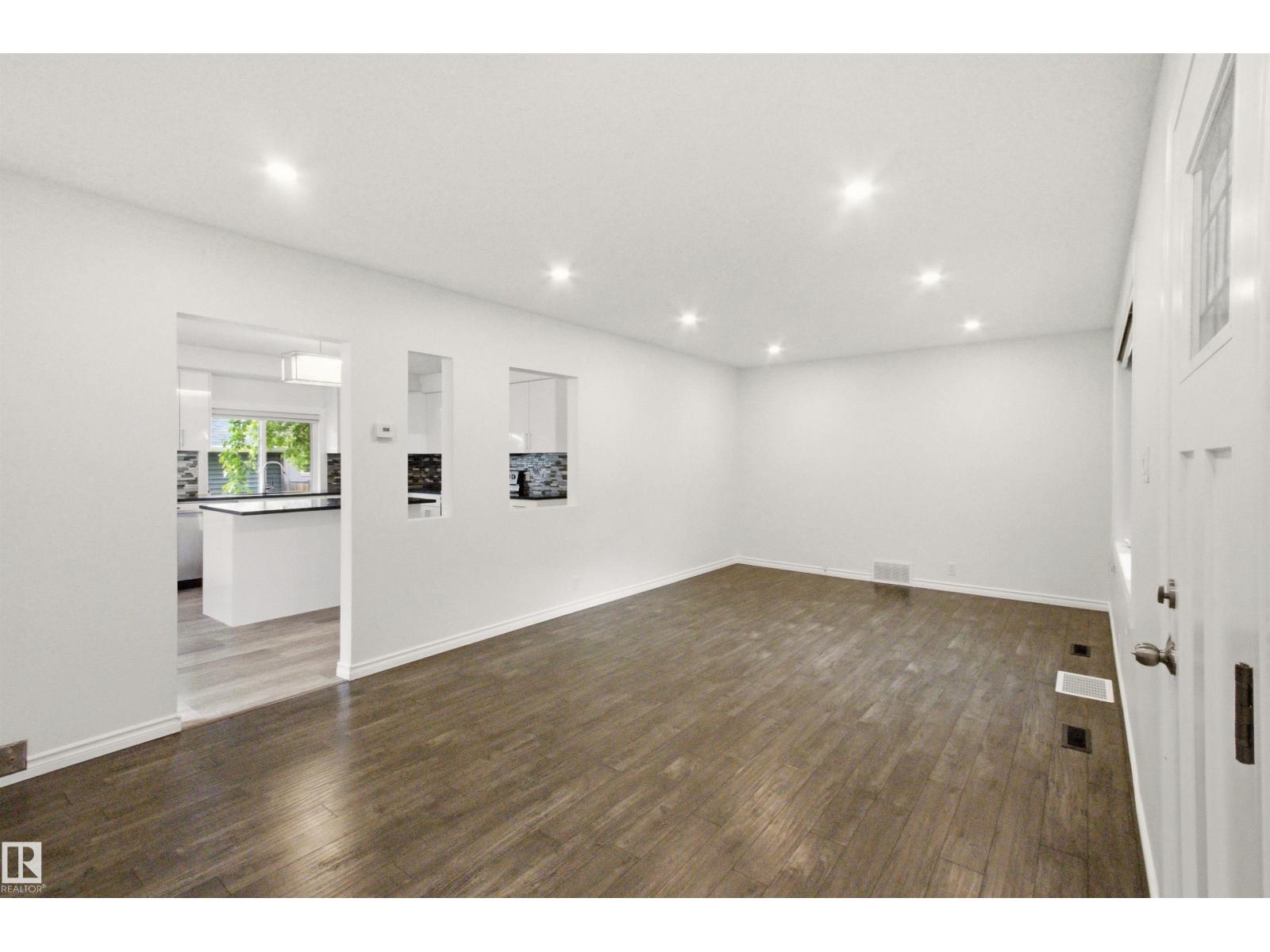 6420 105 ST NW - 6