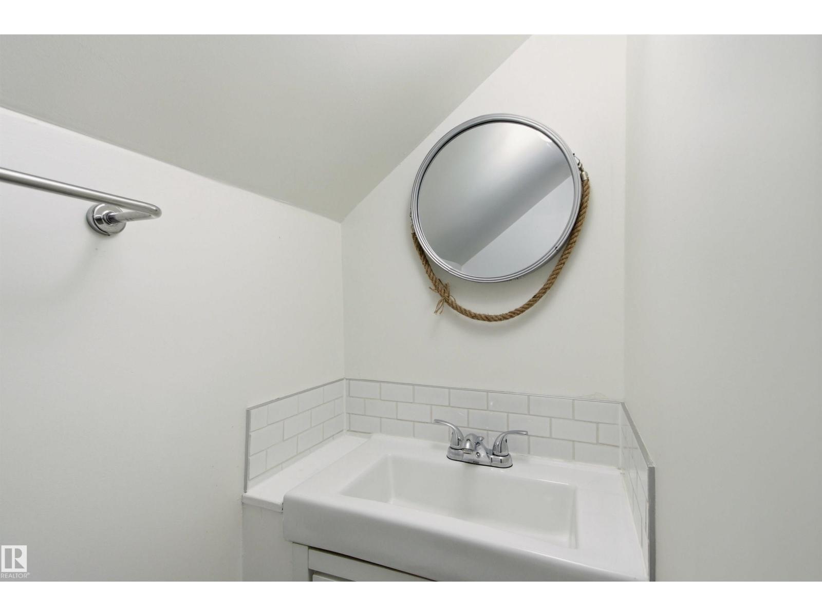 6420 105 ST NW - 26