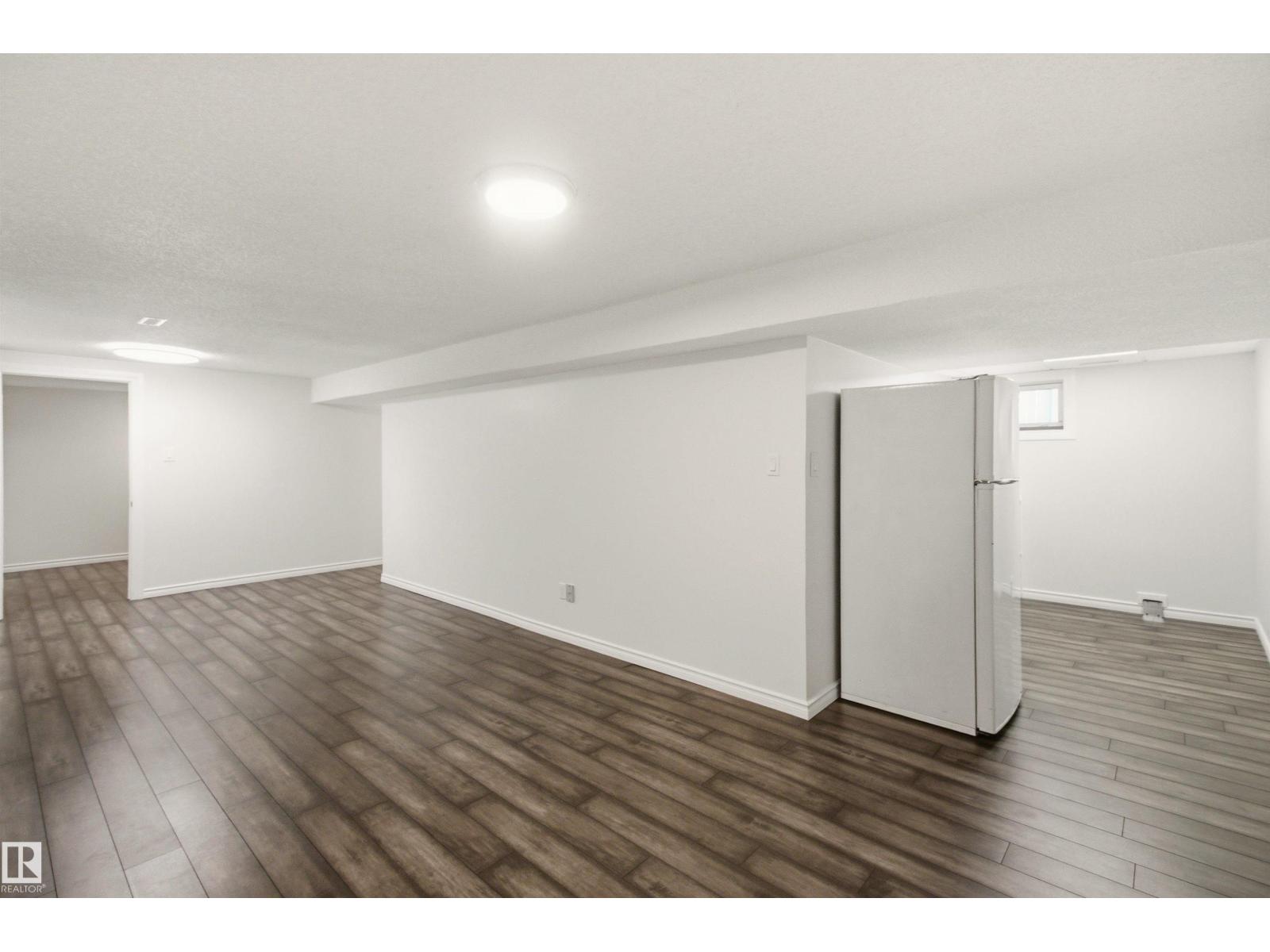 6420 105 ST NW - 30