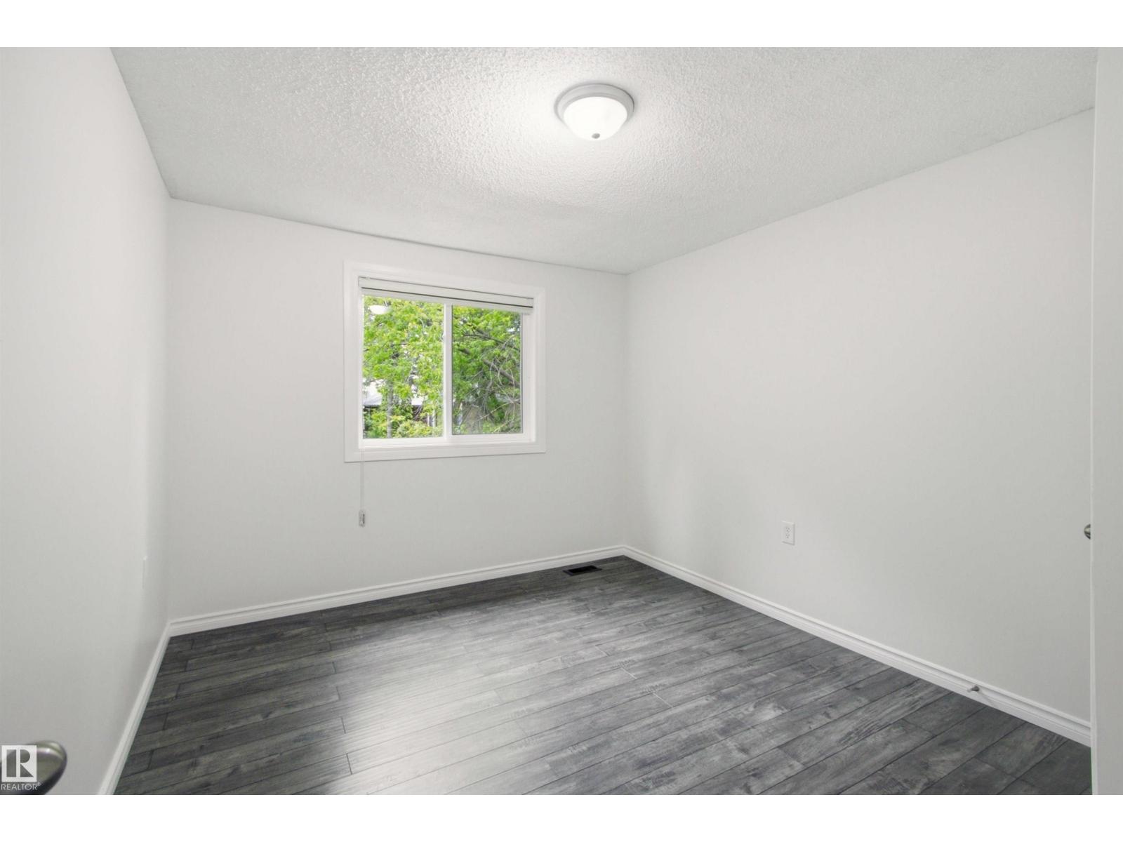 6420 105 ST NW - 22
