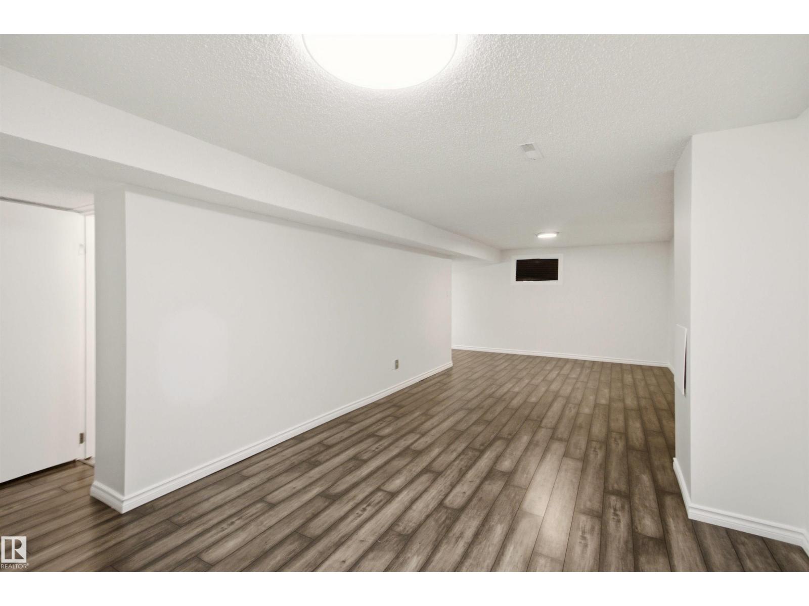 6420 105 ST NW - 29