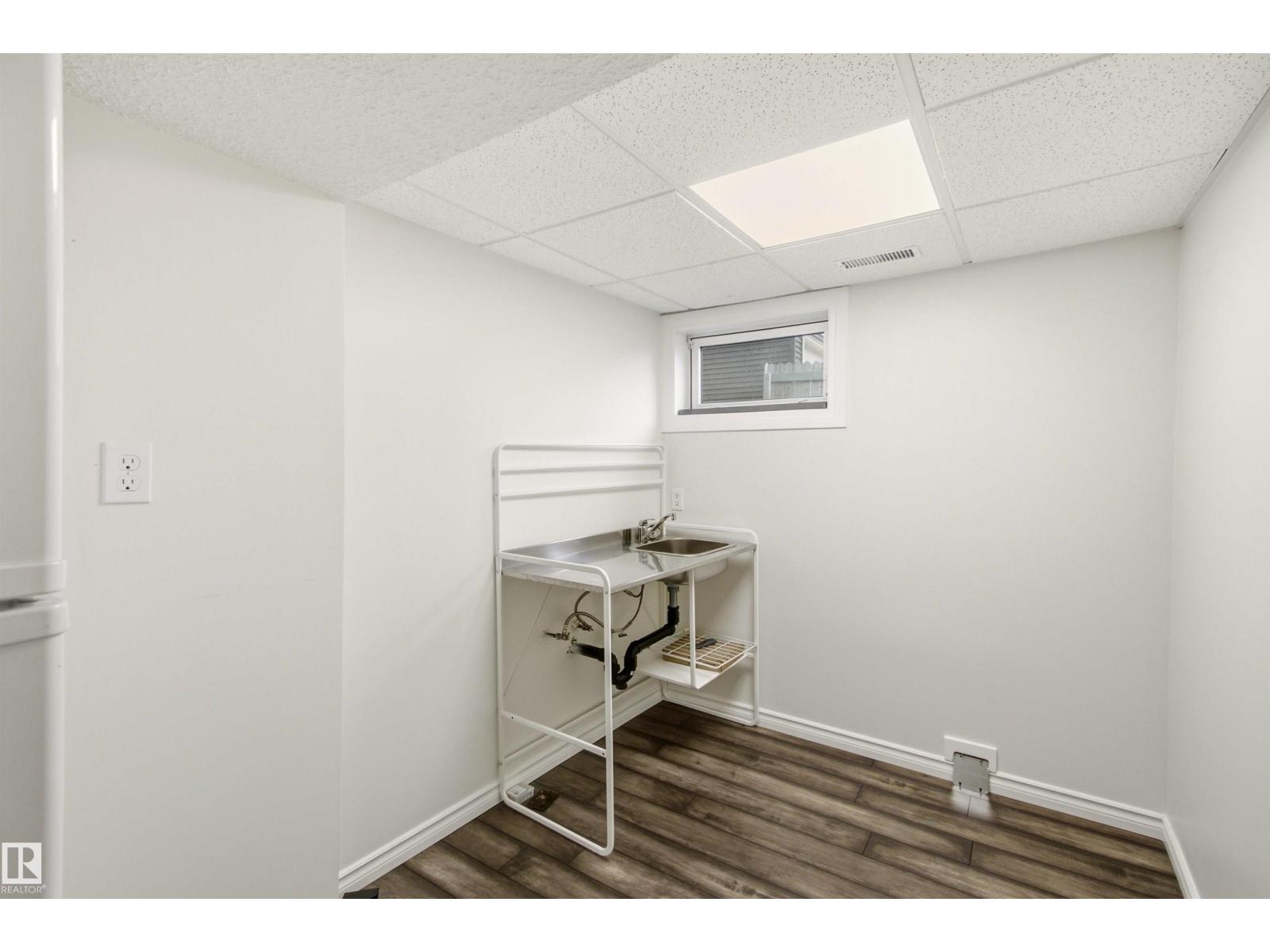 6420 105 ST NW - 31