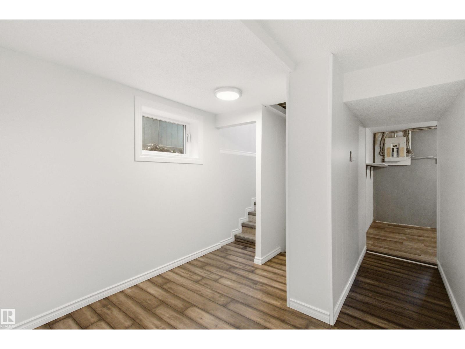 6420 105 ST NW - 28