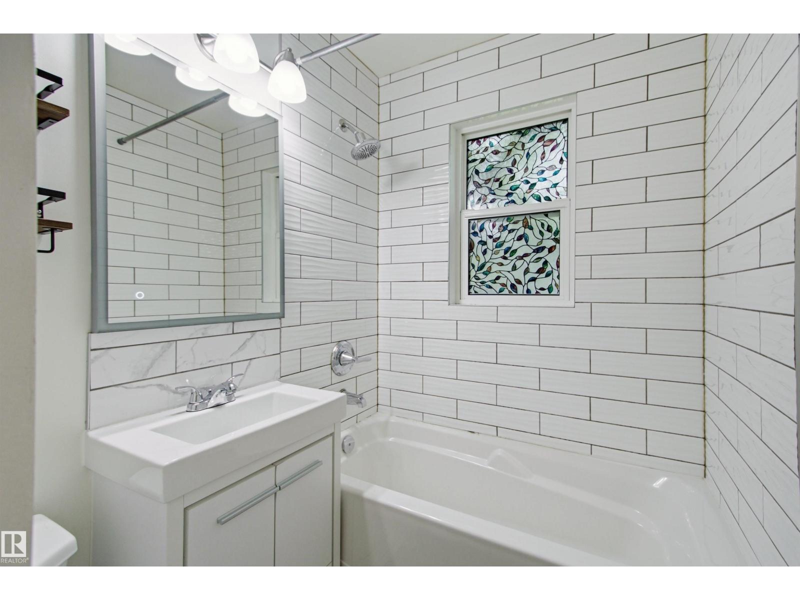 6420 105 ST NW - 18