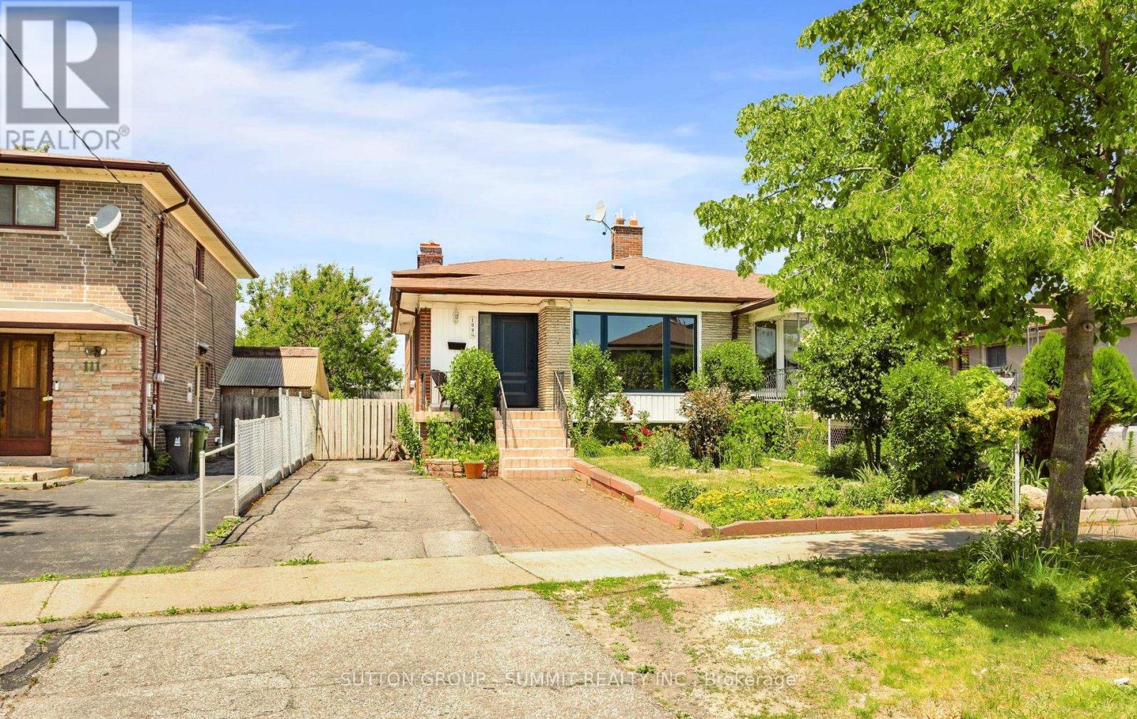 109 ELNATHAN CRESCENT - 2