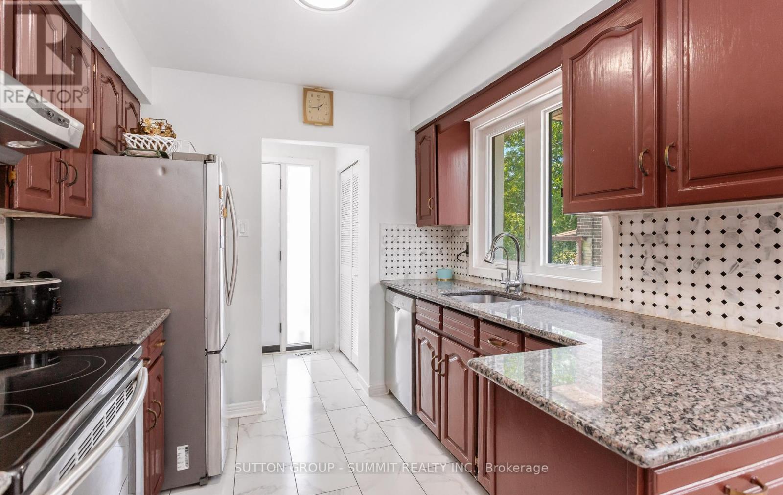 109 ELNATHAN CRESCENT - 22