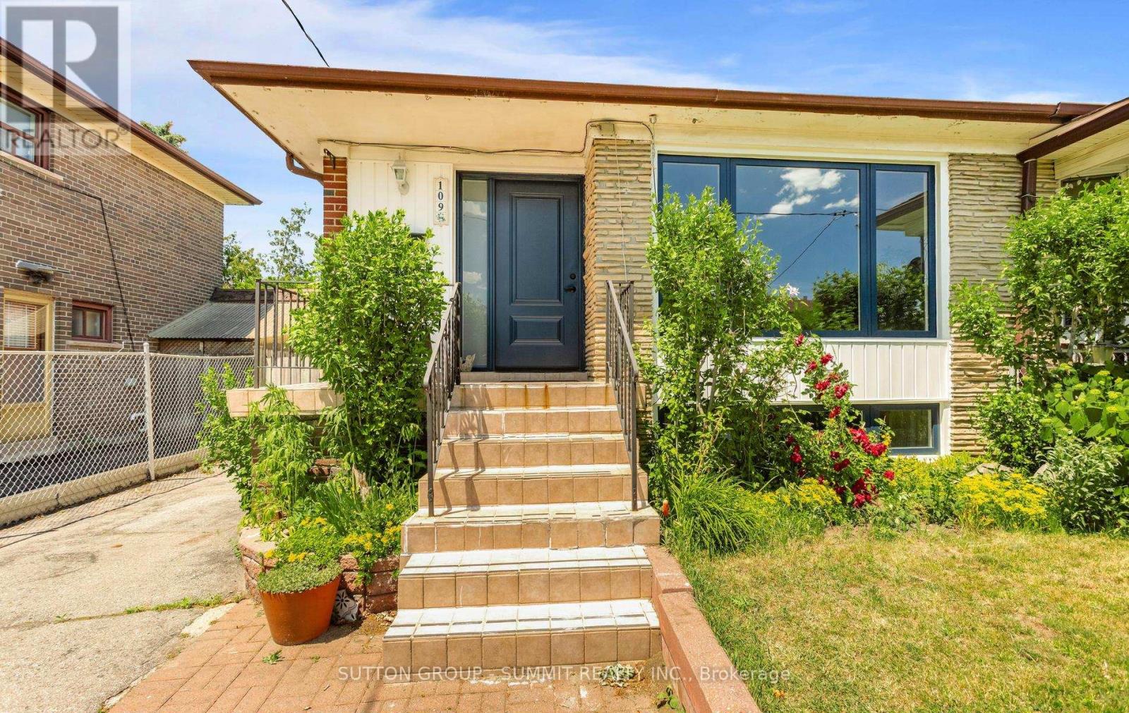 109 ELNATHAN CRESCENT - 4