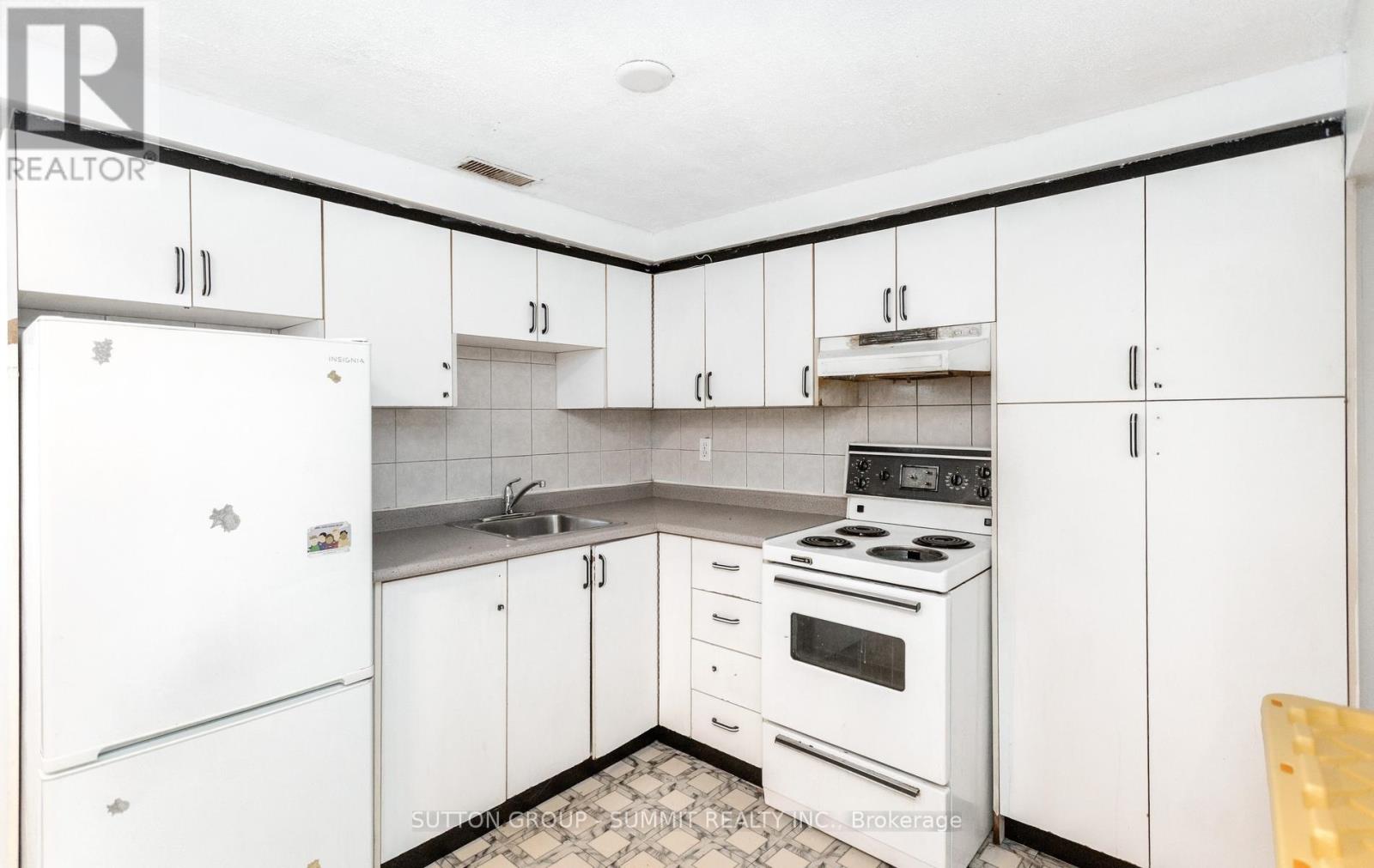 109 ELNATHAN CRESCENT - 44