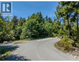 1797 Rainforest Lane, Ucluelet, BC V0R3A0 Photo 6