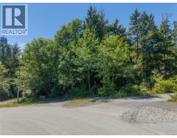 1797 Rainforest Lane, Ucluelet, BC V0R3A0 Photo 7