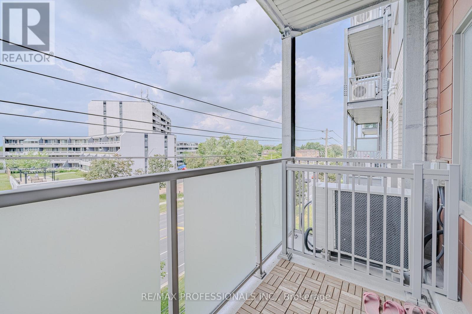 #401 5155 SHEPPARD EAST AVENUE - 18