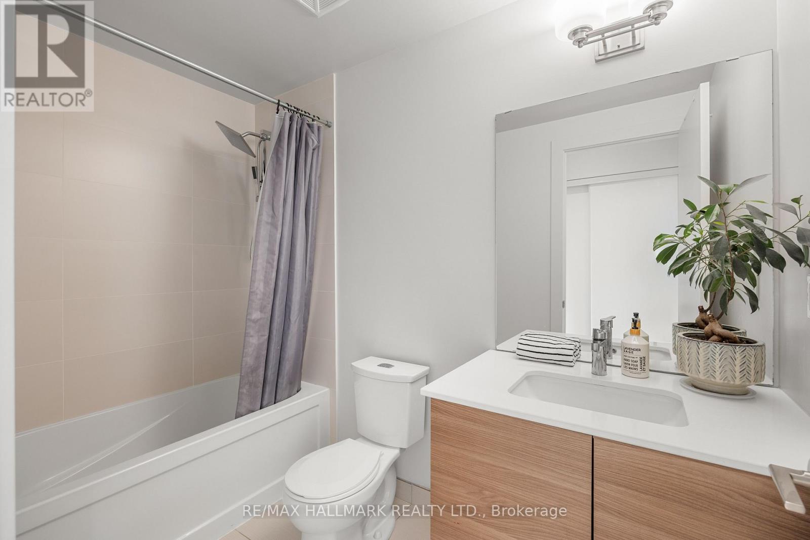 68 BOULTON AVENUE - 25