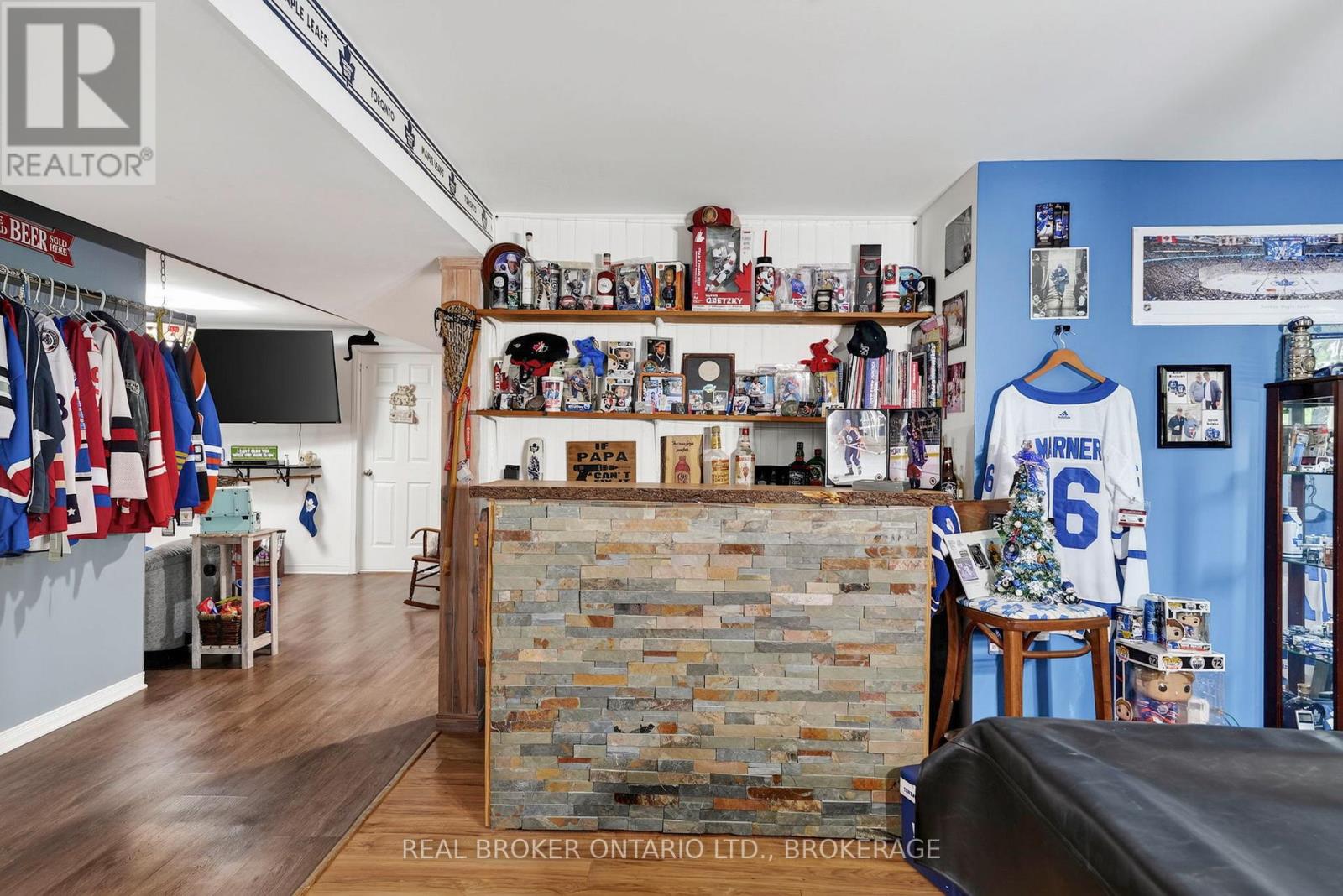 5121 BRUNET ROAD - 19